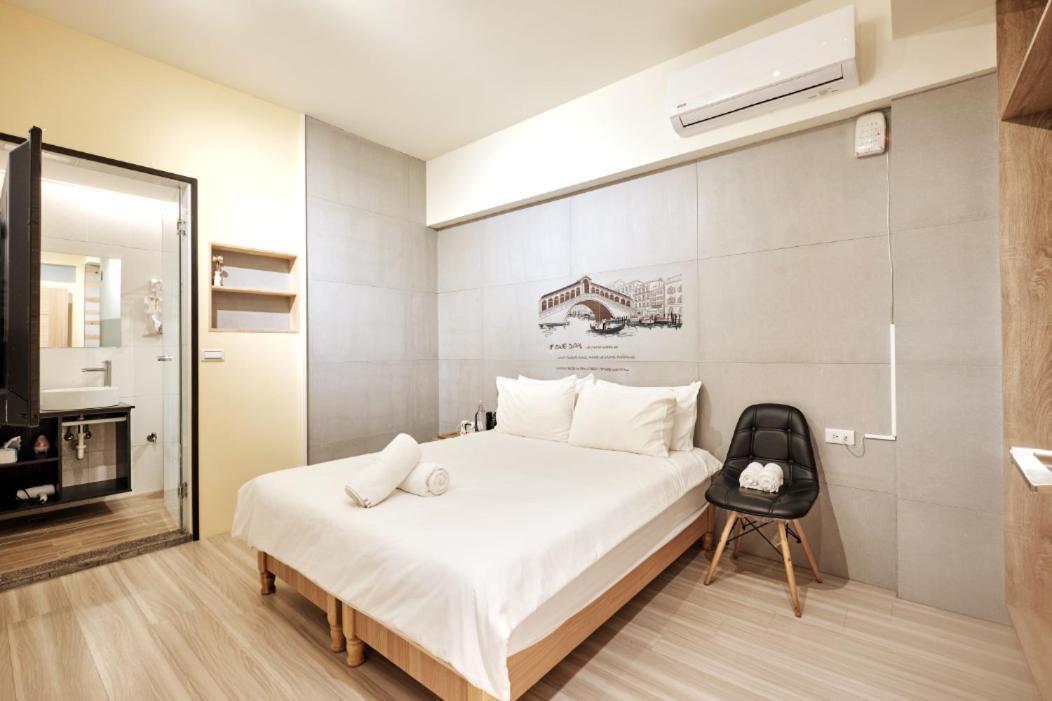 小黑琵416輕旅 Little Happy Hostel Tainan Exterior foto
